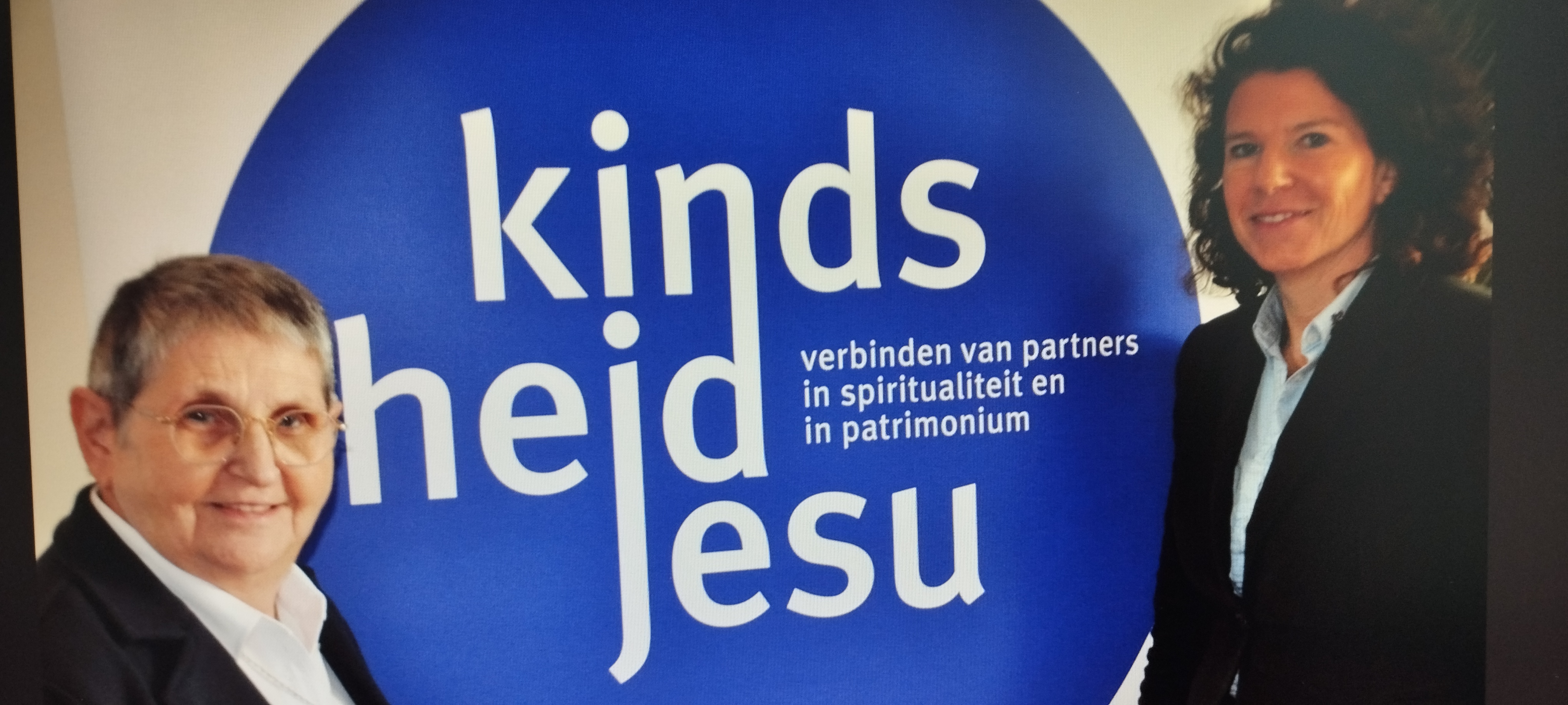 bianca_en_zuster_lieve_van_pc.jpg